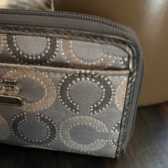 Coach Zip Around Wallet Wristlet Silver/Gray Optic C  - Picture 4 of 16